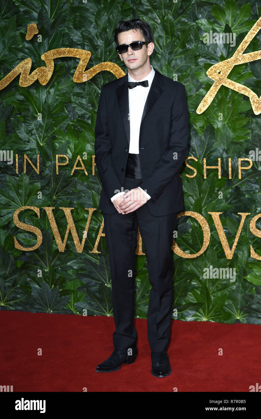Londra, Regno Unito. 10 dic 2018. Matteo Healy al Fashion Awards 2018 presso la Royal Albert Hall di Londra. Immagine: Steve Vas/Featureflash Credito: Paul Smith/Alamy Live News Foto Stock