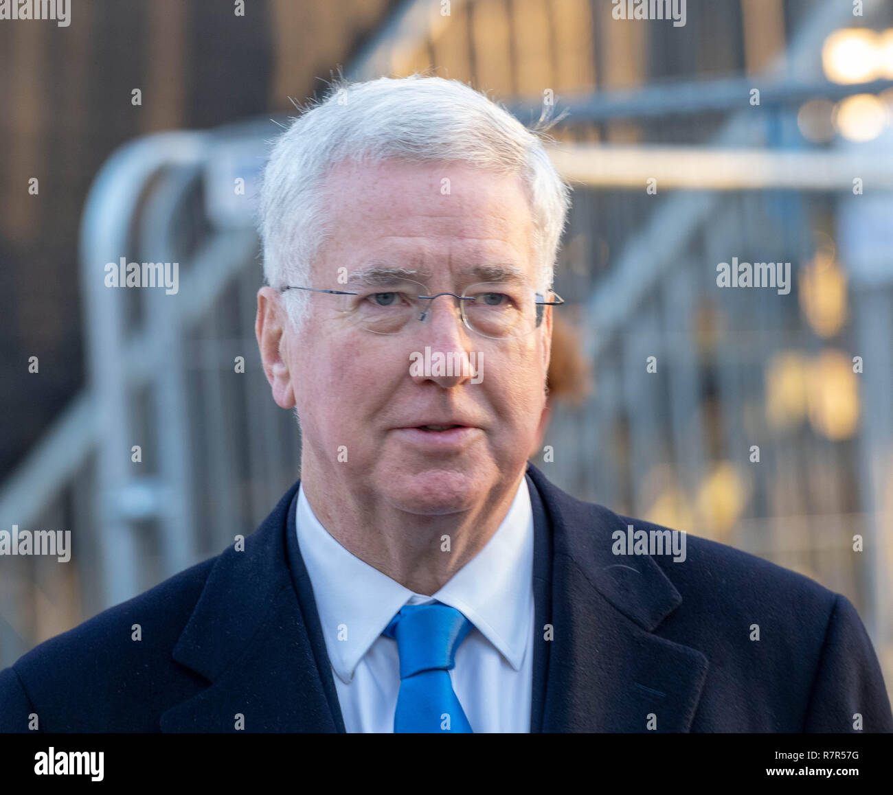 Londra, Regno Unito. 11 dicembre 2018 Brexit alto dramma a Westminster Michael Fallon, ex membro cabinet, commentando sul credito Brexit Ian Davidson/Alamy Live News Foto Stock