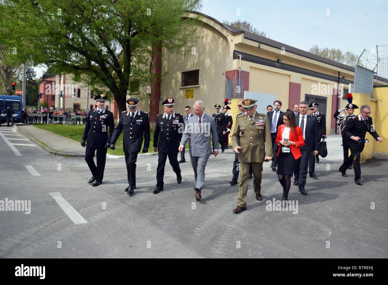 Sua Altezza Reale il Principe Charles, Principe di Galles, durante la visita al centro di eccellenza per la stabilità delle unità di polizia (CoESPU) Vicenza, Italia, Aprile 1, 2017. Foto Stock