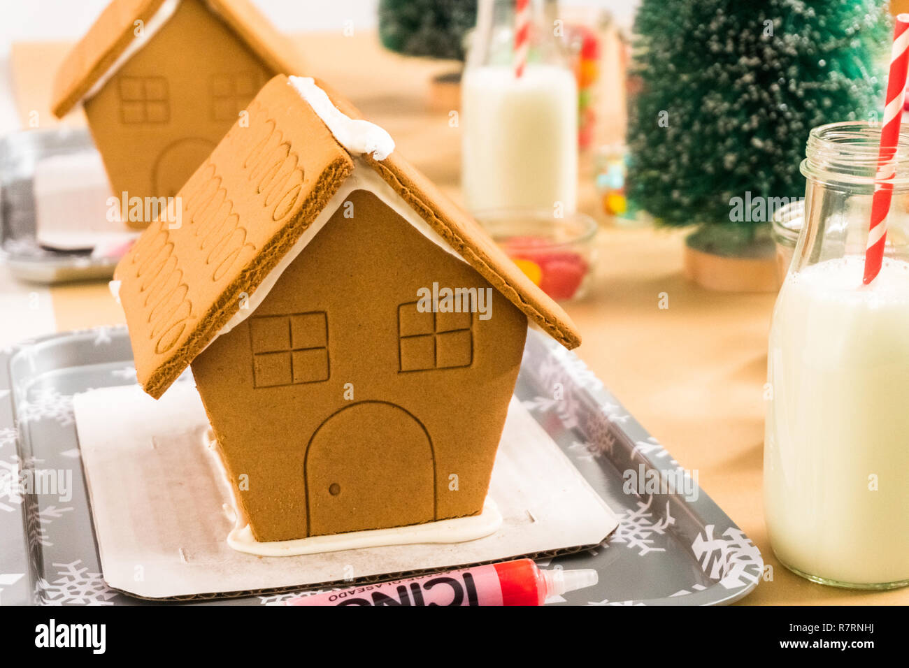 Close up Gingerbread case a kids craft festa di Natale. Foto Stock
