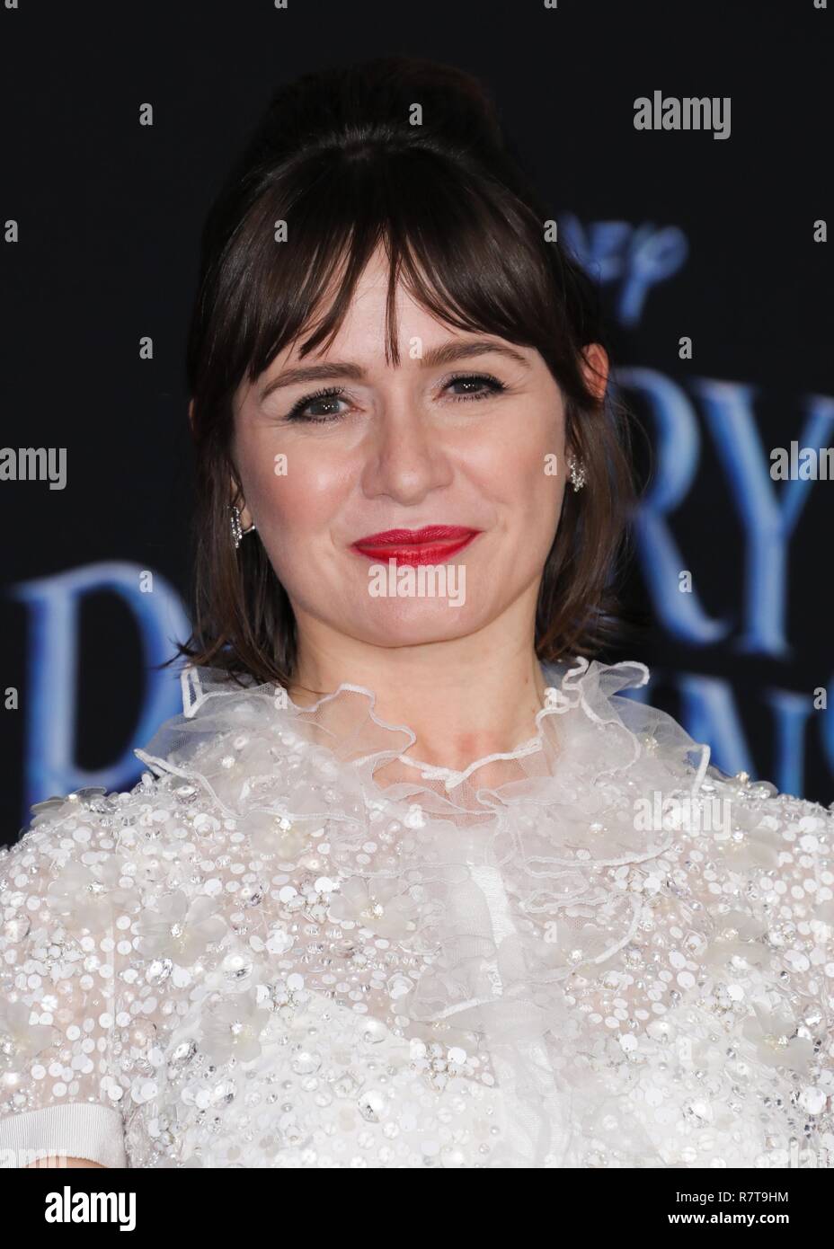 HOLLYWOOD, Los Angeles, CA, Stati Uniti d'America - 29 novembre: attrice Emily Mortimer indossando un Jenny Packham abito arriva alla Premiere mondiale di Disney's 'Mary Poppins restituisce" tenutasi presso l'El Capitan theater su Novembre 29, 2018 a Hollywood e Los Angeles, California, Stati Uniti. (Foto di David Acosta/Image Press Agency) Foto Stock