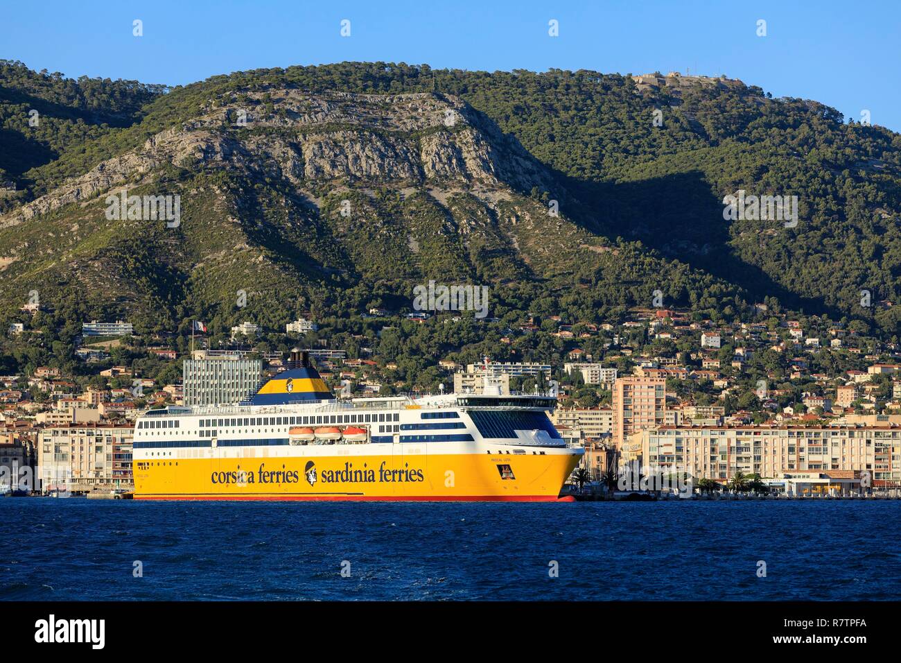 Francia, Var, porto di Tolone, barca di Corsica Ferries Foto Stock
