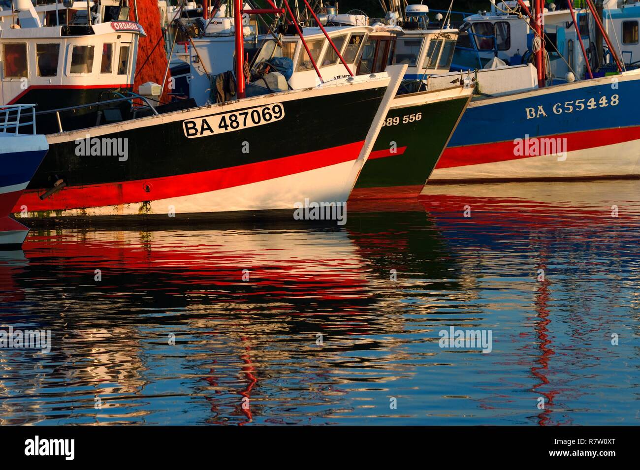 Francia, Pirenei Atlantiques, Paese Basco, Saint Jean de Luz, il porto di pesca Foto Stock