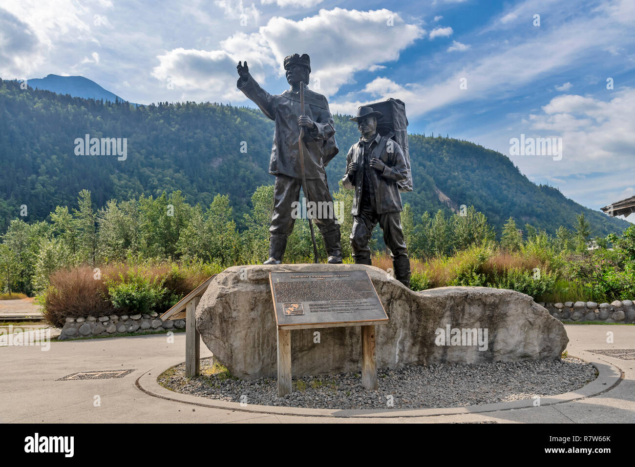 Skagway Centennial statua ,Skagway, Alaska, Klondike Gold Rush National Historical Park, STATI UNITI D'AMERICA Foto Stock