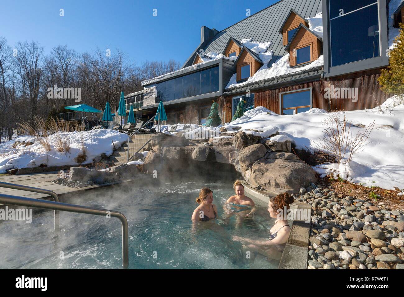 Canada, Provincia di Quebec, Eastern Townships Regione o Estrie, Bromont, Balnea Spa, Bagni all'aperto Foto Stock
