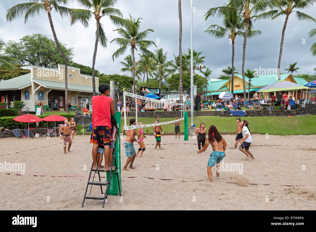 Kailua-Kona, Hawaii - Beach volley a Coconut Grove Marketplace. Foto Stock