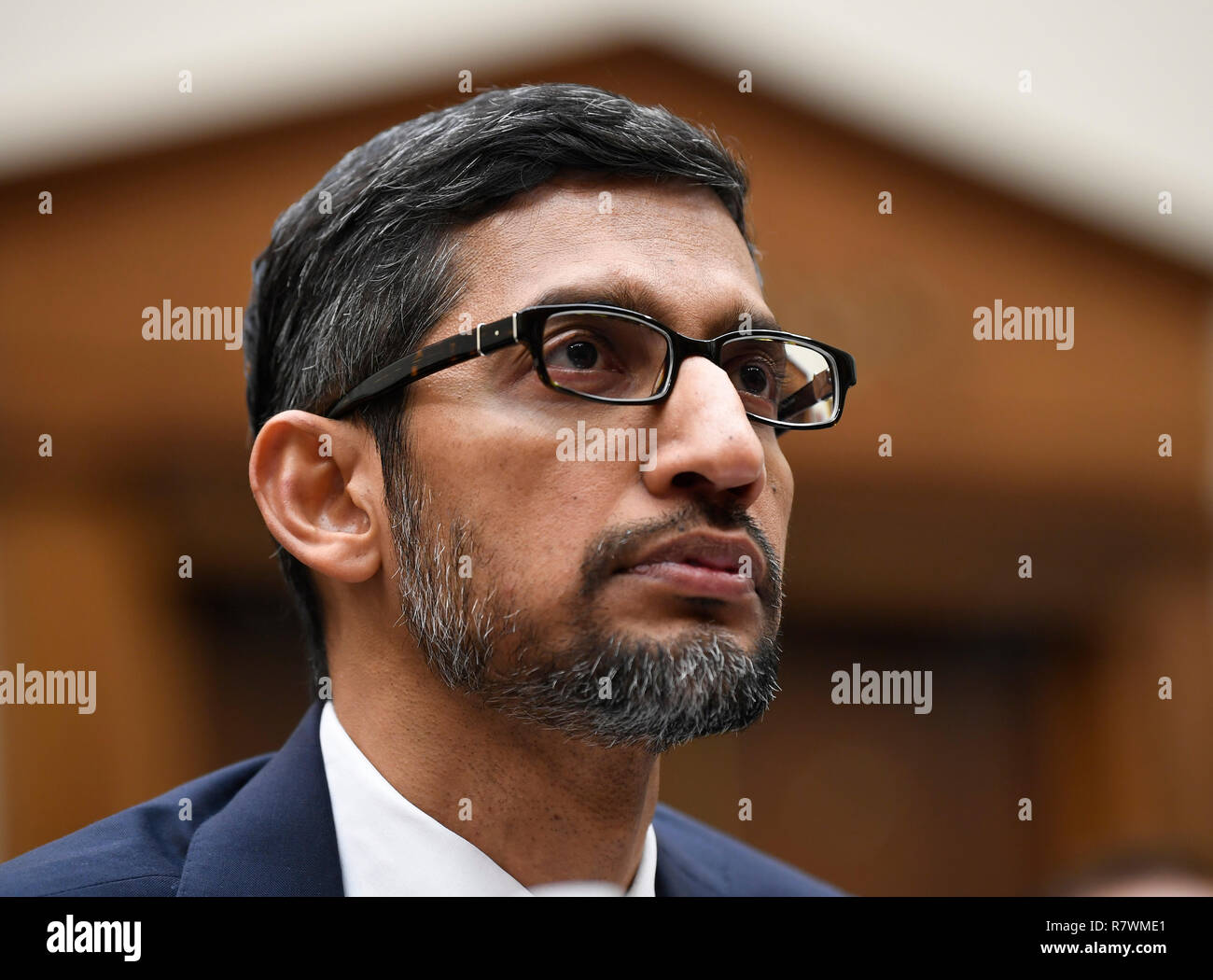 Washington, Stati Uniti d'America. Undicesimo Dec, 2018. CEO di Google Sundar?Pichai?testimonia prima di U.S. Casa dei Rappresentanti Comitato Giudiziario nel corso di una audizione "trasparenza e responsabilizzazione: esame di Google e la sua raccolta di dati, uso e pratiche di filtraggio' sul Campidoglio di Washington, DC, Stati Uniti, a Dic. 11, 2018. Credito: Liu Jie/Xinhua/Alamy Live News Foto Stock
