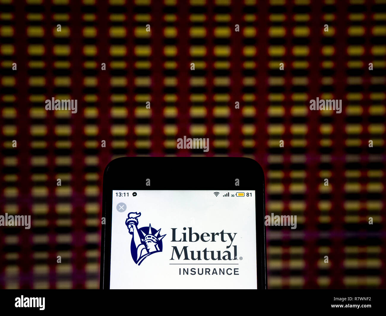 Kiev, Ucraina. Undicesimo Dec, 2018. Liberty Mutual Insurance Company logo che si vede visualizzato sul telefono intelligente. Credito: Igor Golovniov SOPA/images/ZUMA filo/Alamy Live News Foto Stock