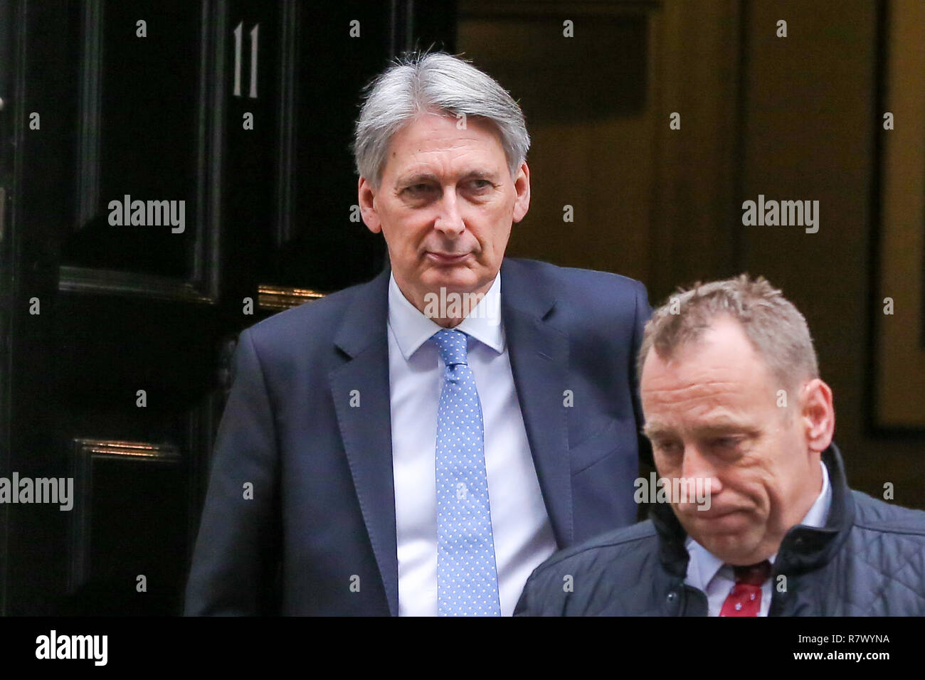 A Downing Street, London, Regno Unito 12 dic 2018 - Philip Hammond - Cancelliere si discosta dal numero 11 di Downing Street per frequentare il settimanale del Primo Ministro (domande PMQs) nella casa di Commons. Credito: Dinendra Haria/Alamy Live News Foto Stock