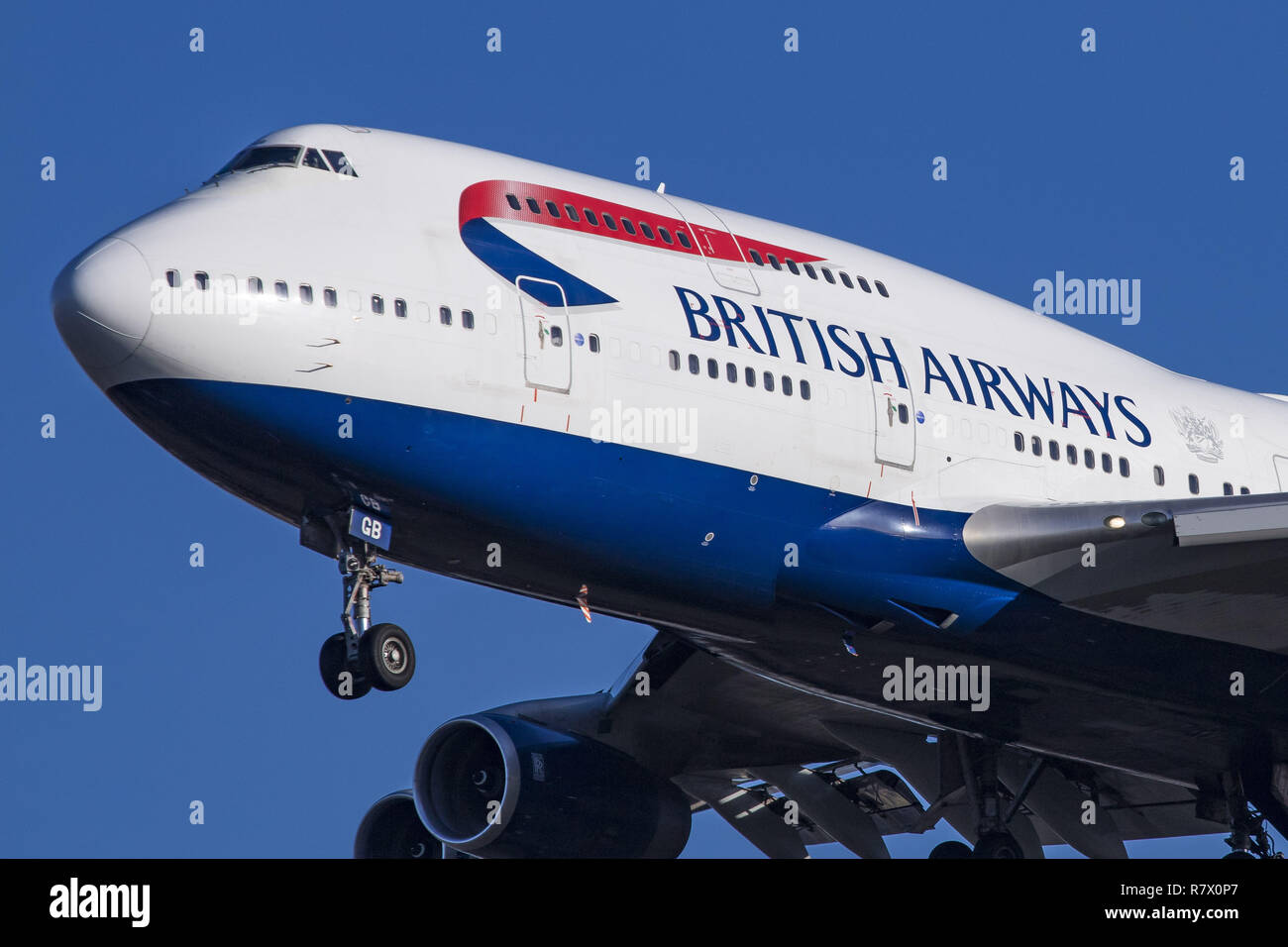 Regno Unito. 30 Novembre, 2018. British Airways Boeing 747 Jumbo Jet visto lo sbarco presso il London Heathrow Airport LHR/EGLL in Inghilterra.Il velivolo è un Boeing 747-400 con registrazione G-BYGB, è equipaggiato con 4 RR RB.211 motori e i suoi battenti dal gennaio 1999. British Airways opera 35 Boeing 747 tipo di velivolo, tutti verrà ritirato dal 2024. BA o BAW è un membro di oneworld alleanza aerea. Credito: Nicolas Economou SOPA/images/ZUMA filo/Alamy Live News Foto Stock