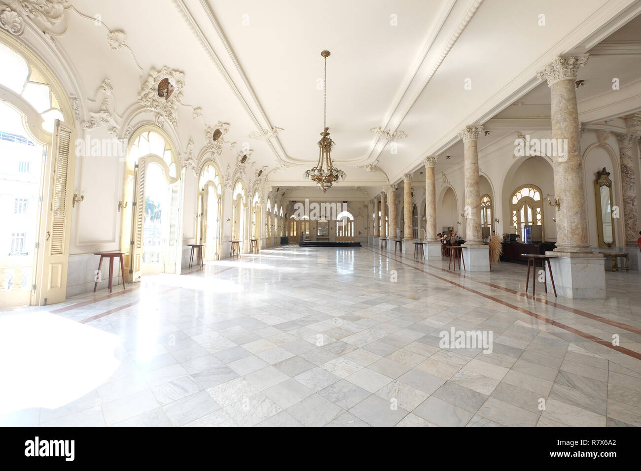 Il grande teatro di l'Avana Alicia Alonso o Gran Teatro de La Habana Alicia Alonso, sala interna e sala da ballo, l'Avana, Cuba. Foto Stock
