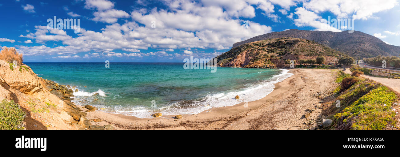 Spiaggia a est di Creta isola di azzurro acqua chiara, la Grecia, l'Europa. Foto Stock