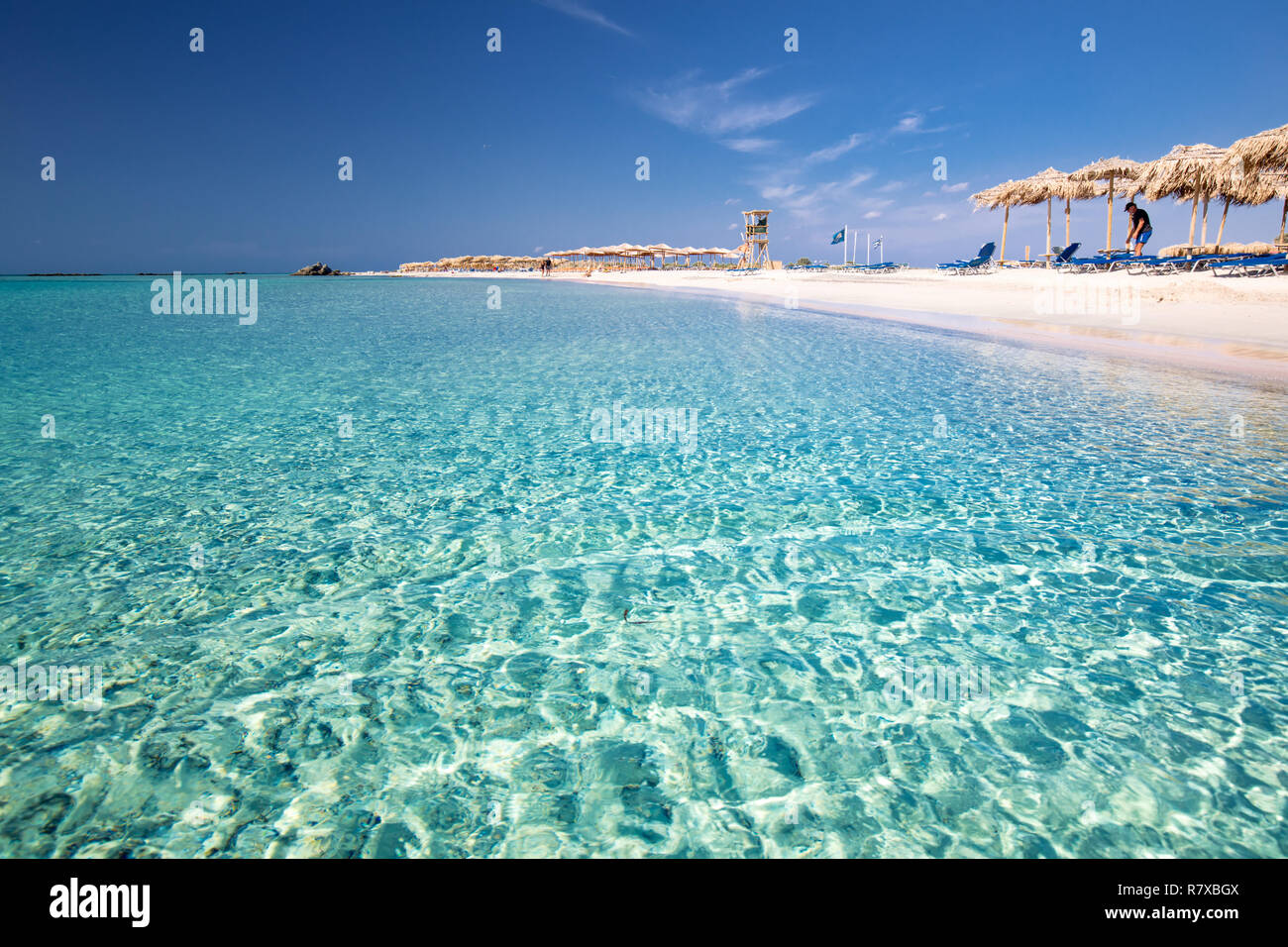 Spiaggia di Elafonissi a Creta isola di azzurro acqua chiara, la Grecia, l'Europa. Creta è la più grande e la più popolata delle isole greche. Foto Stock
