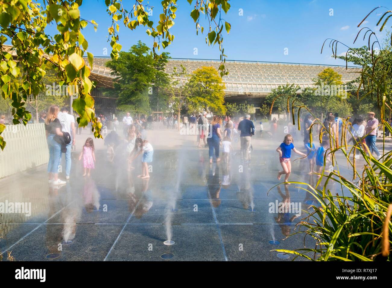 Francia, Parigi, Chatelet les Halles, Nelson Mandela, giardino, giochi d'acqua Foto Stock