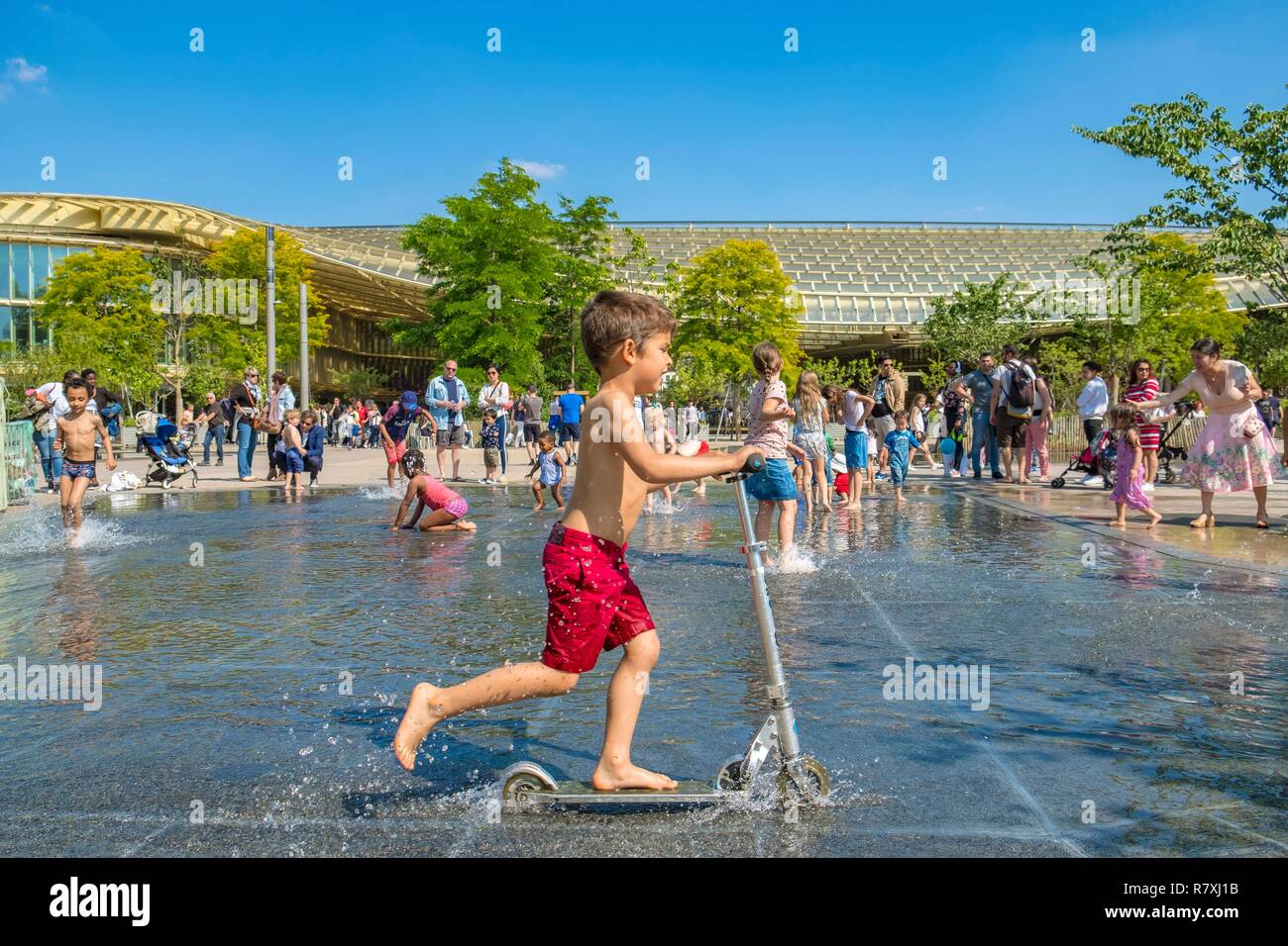 Francia, Parigi, Chatelet les Halles, Nelson Mandela, giardino, giochi d'acqua Foto Stock