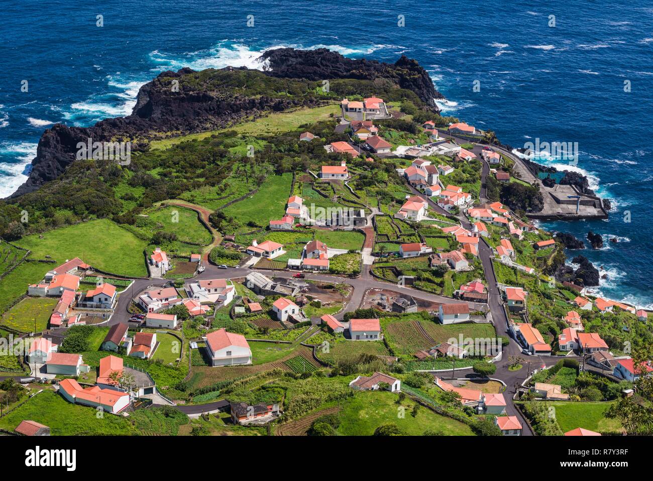 Portogallo Azzorre, Sao Jorge Island, Faja do Ouvidor, vista in elevazione Foto Stock