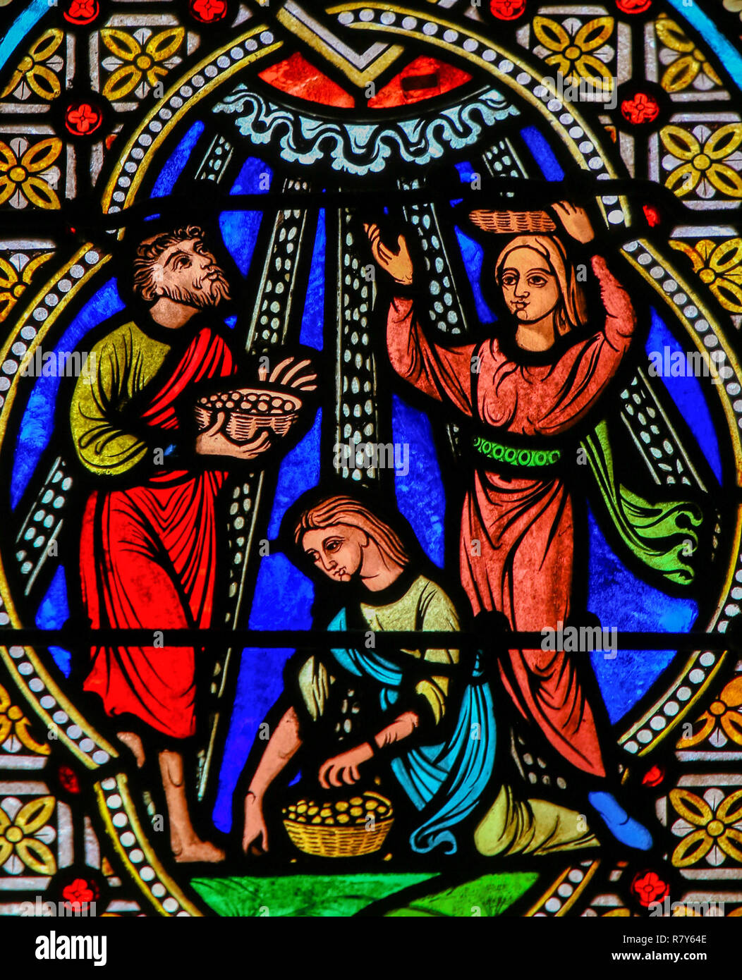 Vetro colorato nella Cattedrale di Monaco, raffigurante il Corpo di Cristo Foto Stock