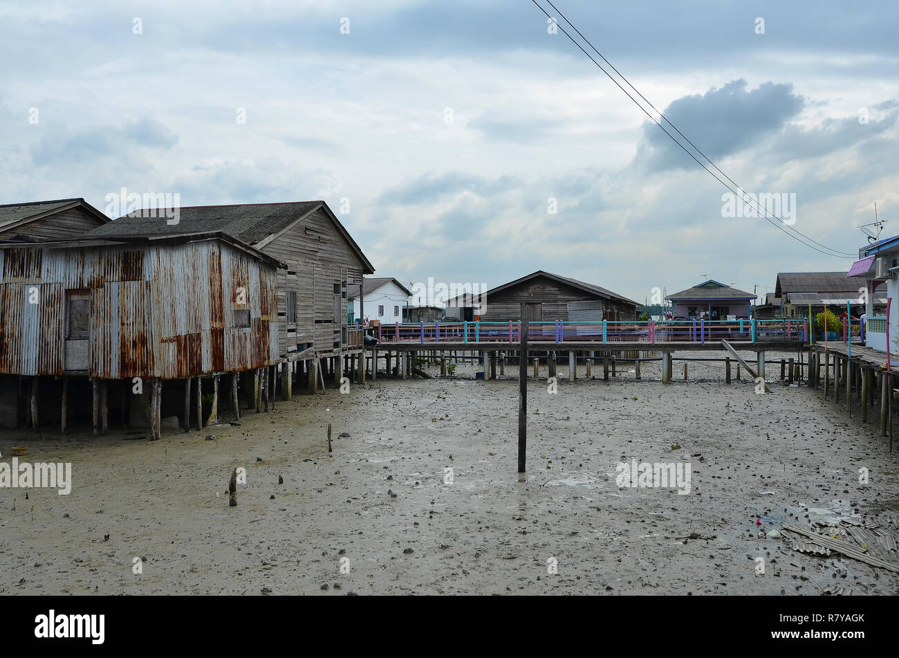 Un cinese autentico villaggio di pescatori a Kampung Bagan Sungai Lima, Malesia - Kampung Bagan Sungai Lima si trova sul quinto fiume dal principale vi Foto Stock
