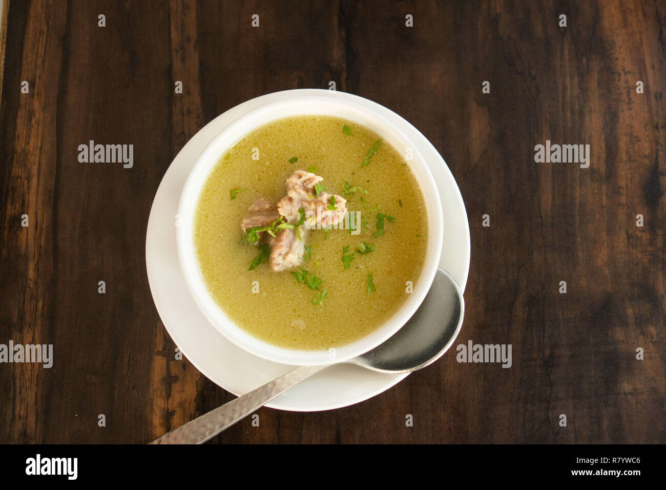 Marag è un sottile zuppa con tenera carne di agnello e spezie.popolare in Hyderabad, India Foto Stock