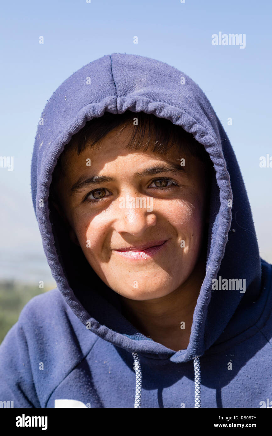 Vrang, Tagikistan 24 Agosto 2018: Ritratto di un ragazzo in Vrang nel Wakhan valley in Tagikistan Foto Stock