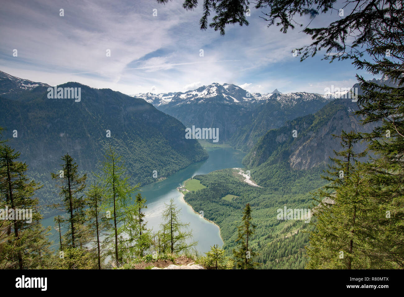 Vista da un punto di vista Archenkanzel sul Koenigssee. Nationalpark Berchtesgaden, Baviera, Germania Foto Stock