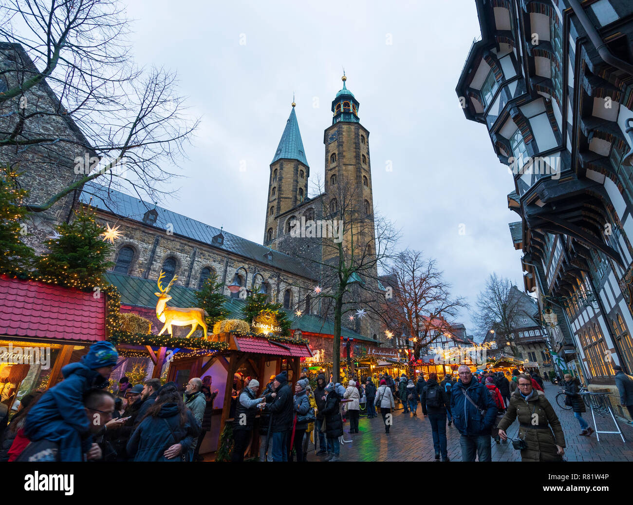 Stallo tradizionale a Goslar Mercatino di Natale in Bassa Sassonia, Germania Foto Stock