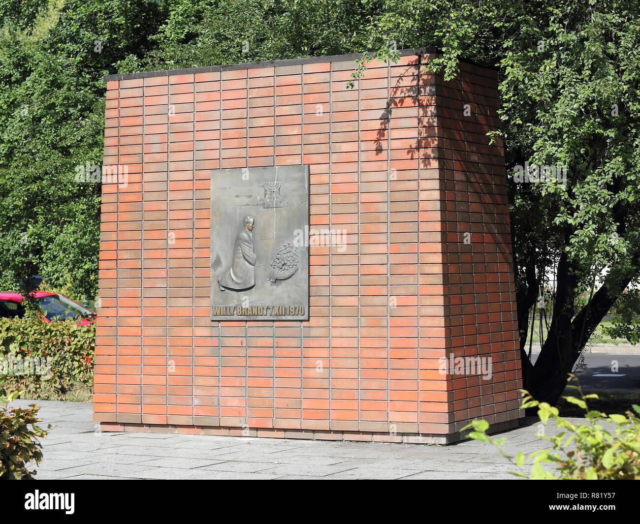 Una lapide commemorativa per Willy Brandt la genuflessione a Varsavia Foto Stock