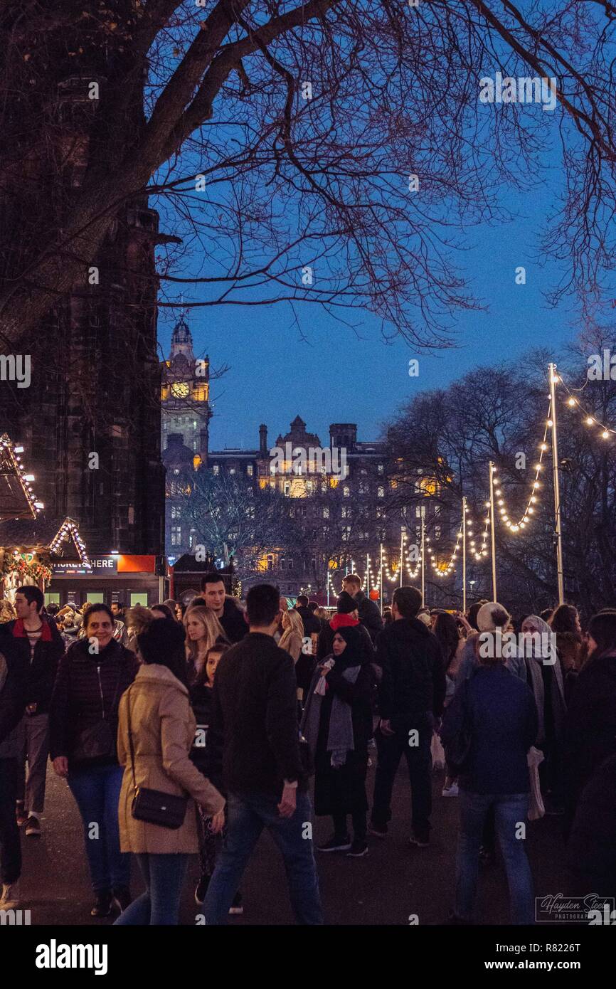 Edimburgo MERCATINI DI NATALE 2018. Editoriale di Edimburgo. Edimburgo in inverno. Foto Stock