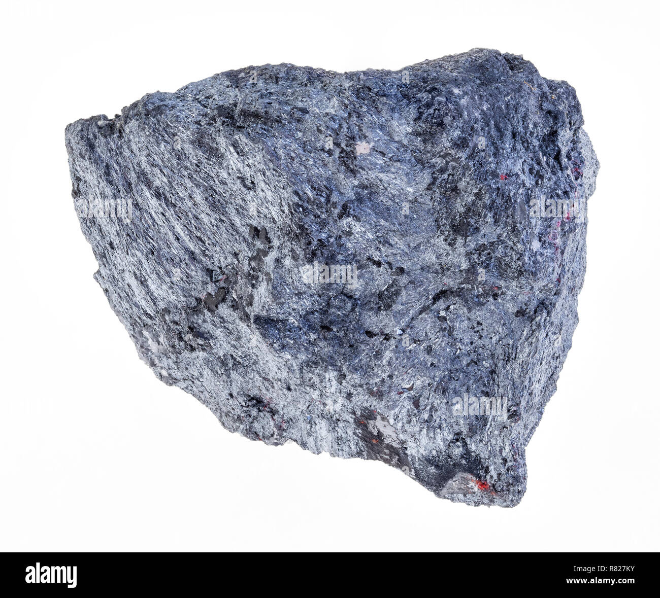 La fotografia macro di naturale minerale da collezione geologica - materie antimonite (stibnite) ore su sfondo bianco Foto Stock