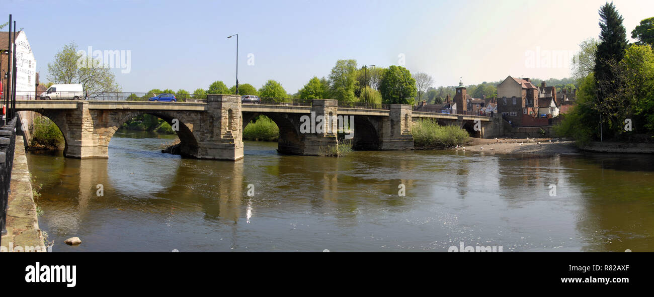 Panorama del ponte sul fiume Severn, Bridgnorth, Shropshire, Inghilterra Foto Stock