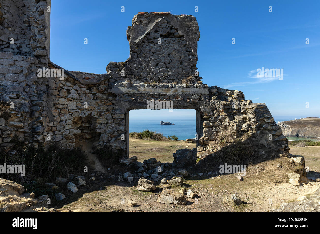 Rovine di Saint-Pol Roux Manor in Camaret-sur-Mer sulla penisola di Crozon (Finisterre, Francia) Foto Stock