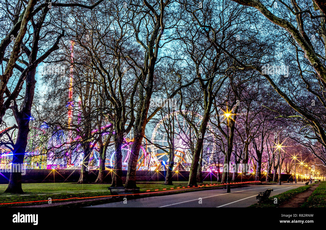 Winter Wonderland di notte da Hyde Park Londra REGNO UNITO Foto Stock