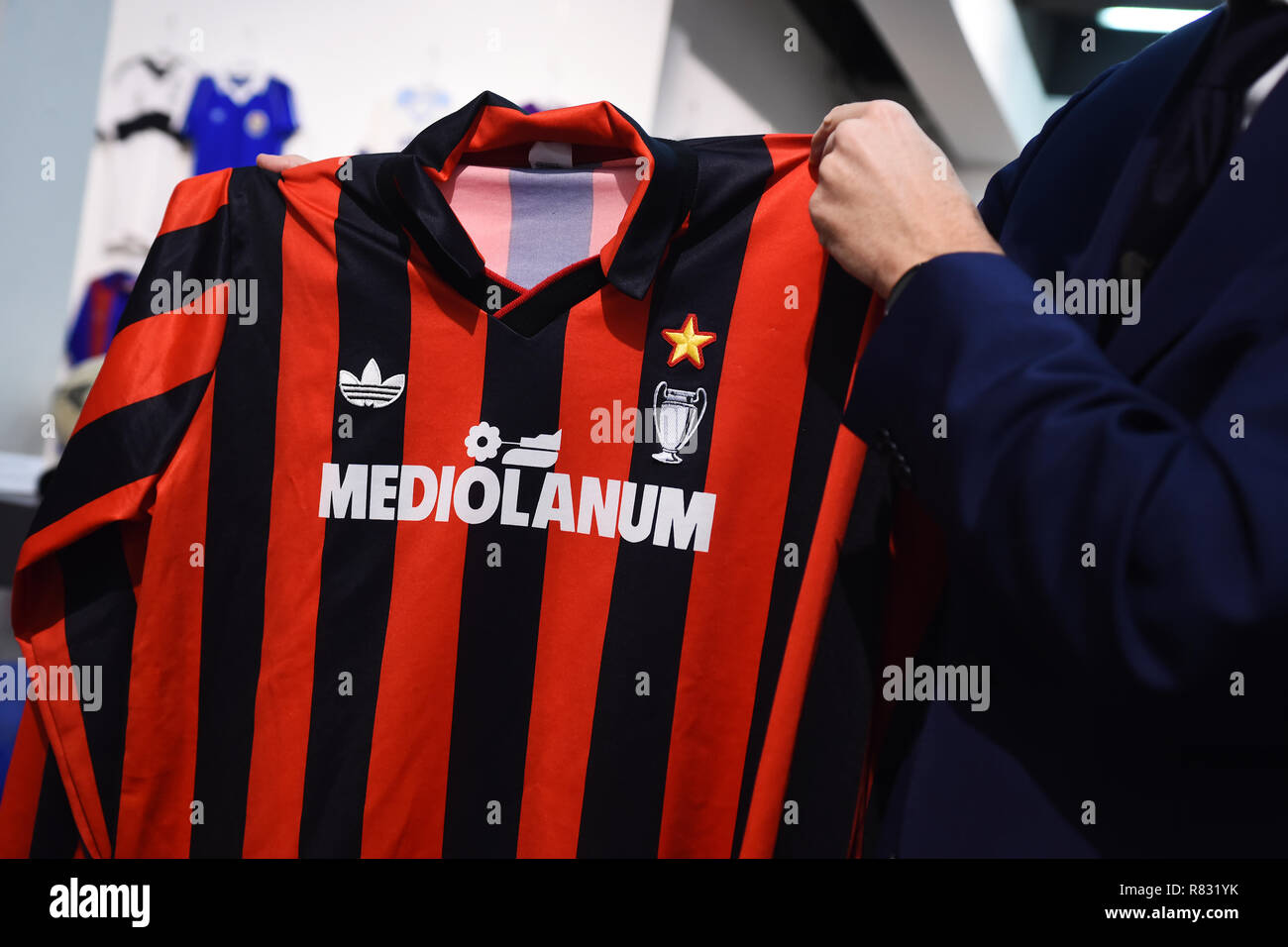 Foto LaPresse/Giordan Ambrico1212/2018, Torino (Italia) cronaca / sportCimeli sportivi in asta da BolaffiNella foto: maglia di Ruud GullitPhoto LaPresse/Giordan Ambrico Dicembre 12, 2018 , Torino (Italia) news / sportsports memorabilia all asta da BolaffiIn il pic: camicia di Ruud Gullit Foto Stock