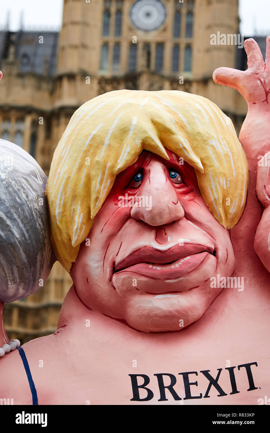 Londra, Regno Unito. Dodicesimo Dicembre 2018.caricatura beffarda politico conservatore Boris Johnson visualizzati al di fuori della sede del Parlamento. Credito: Kevin J. Frost/Alamy Live News Foto Stock