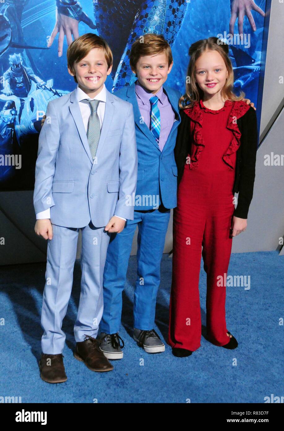 Los Angeles, Stati Uniti d'America. 12 dic 2018. Attori Nicholas Crovetti e Cameron Crovetti e attrice Ivy George assistere alla premiere di Warner Bros Foto' 'Aquaman' sul dicembre 12, 2018 a TCL Chinese Theatre di Hollywood, in California. Foto di Barry re/Alamy Live News Foto Stock