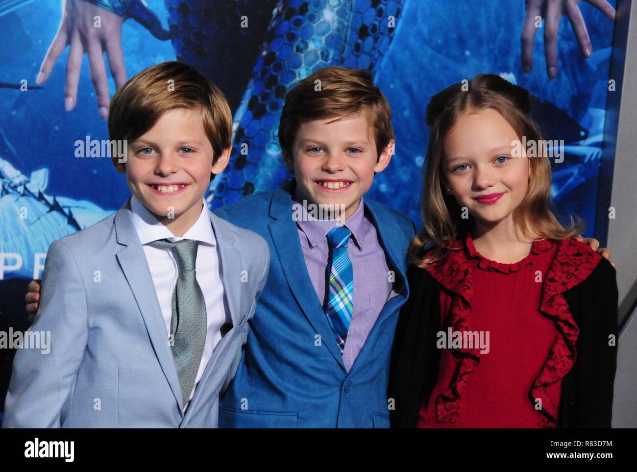 Los Angeles, Stati Uniti d'America. 12 dic 2018. Attori Nicholas Crovetti e Cameron Crovetti e attrice Ivy George assistere alla premiere di Warner Bros Foto' 'Aquaman' sul dicembre 12, 2018 a TCL Chinese Theatre di Hollywood, in California. Foto di Barry re/Alamy Live News Foto Stock