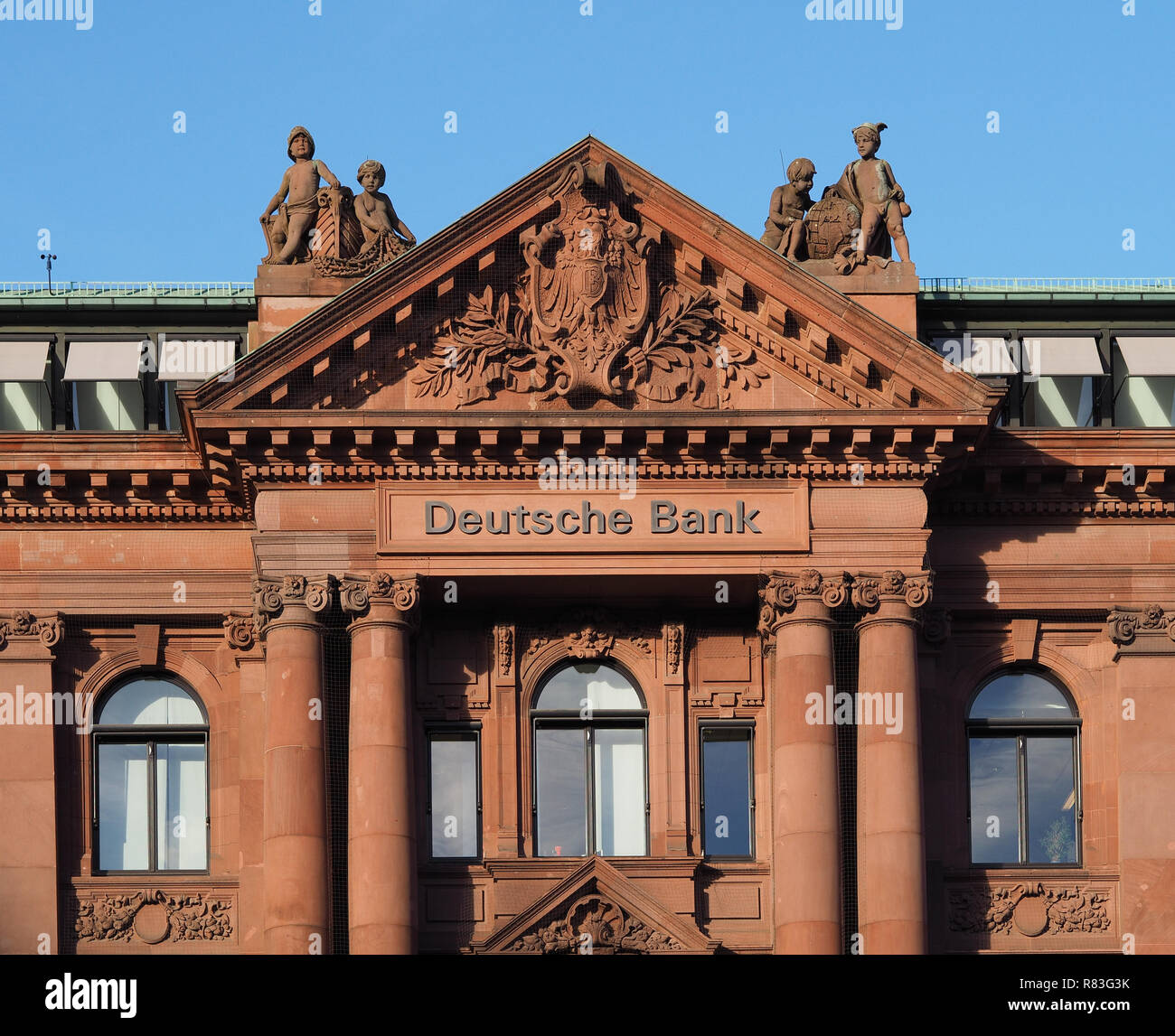 Bremen, Germania - Dicembre 11th, 2018 - Edificio per uffici di Deutsche Bank Foto Stock