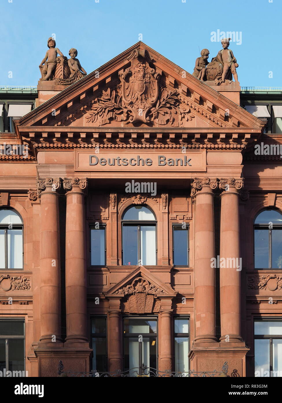 Bremen, Germania - Dicembre 11th, 2018 - Edificio per uffici di Deutsche Bank Foto Stock