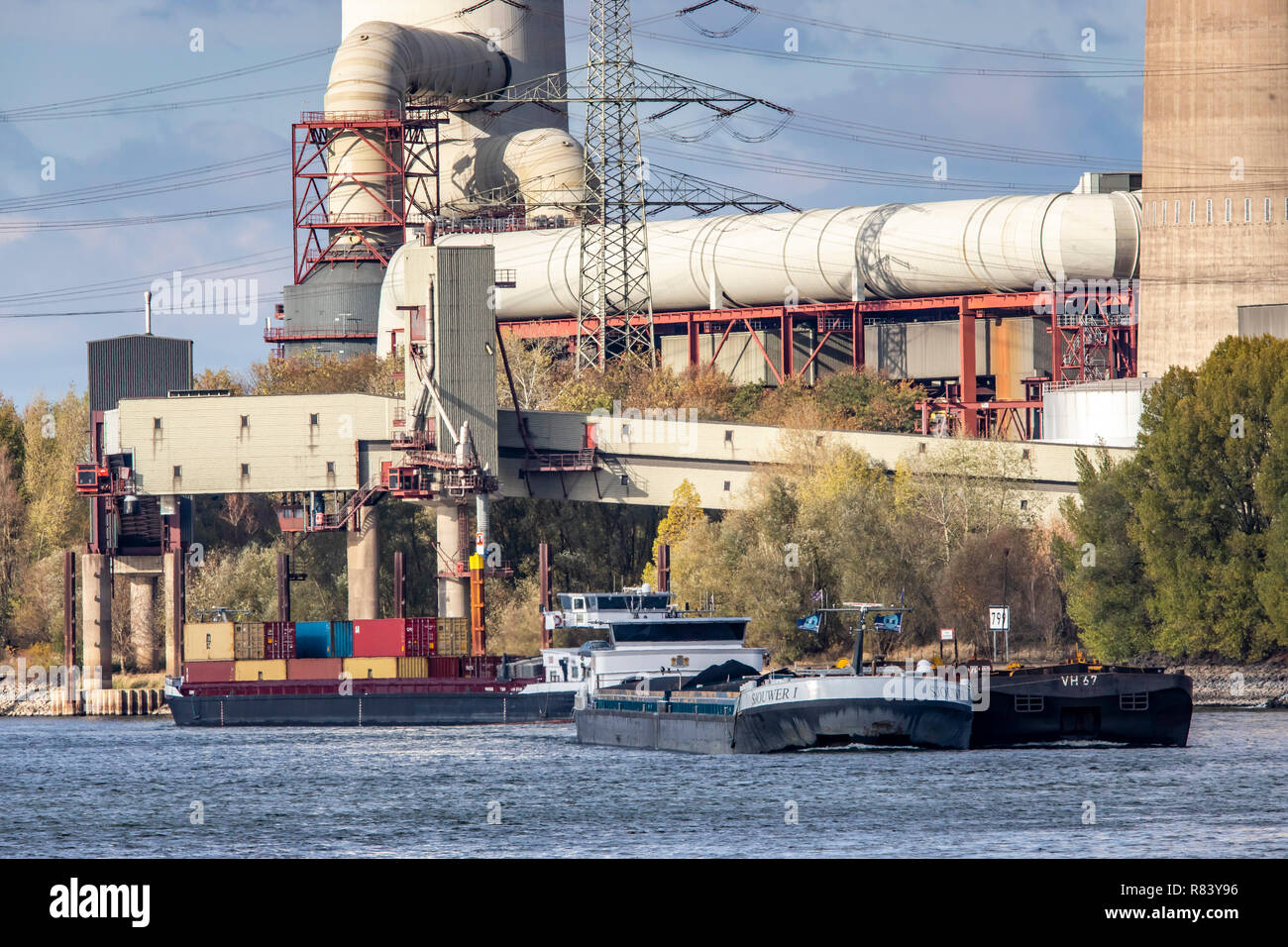 Reno vicino Voerde, Basso Reno, estrema acqua bassa, livello del Reno a 95 cm, assolutamente più bassa registrata a livello dell'acqua, dopo la lunga siccità cade Reno sh Foto Stock