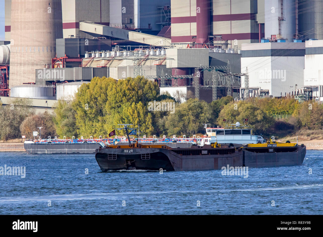 Reno vicino Voerde, Basso Reno, estrema acqua bassa, livello del Reno a 95 cm, assolutamente più bassa registrata a livello dell'acqua, dopo la lunga siccità cade Reno sh Foto Stock