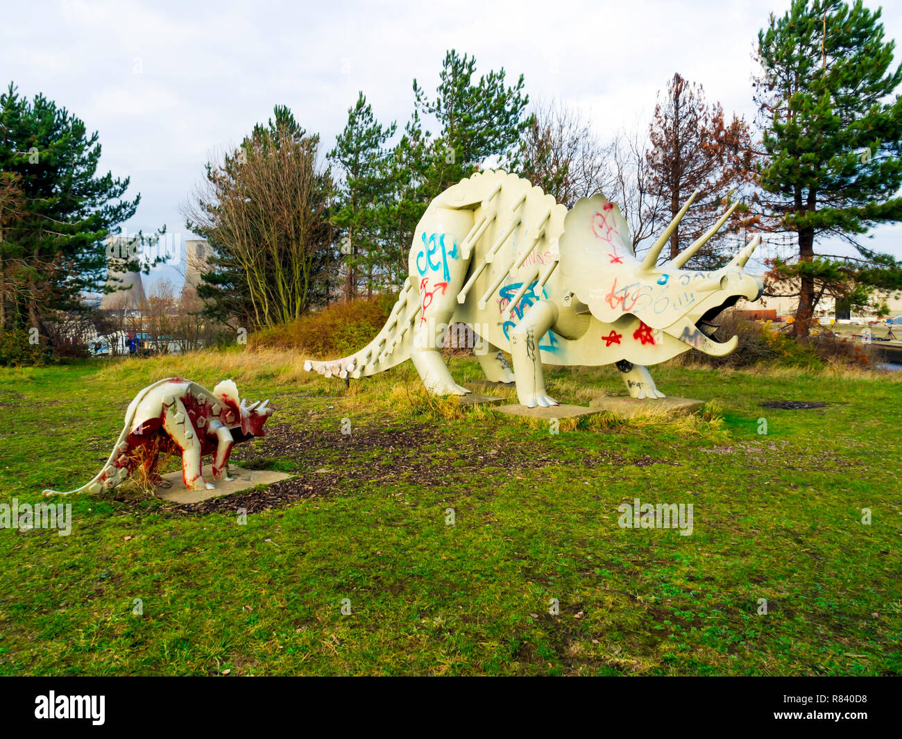 Uno dei grandi realizzati in acciaio modelli di dinosauri in Teesaurus Park a dieci acri area ricreativa in Middlesbrough North Yorkshire Foto Stock