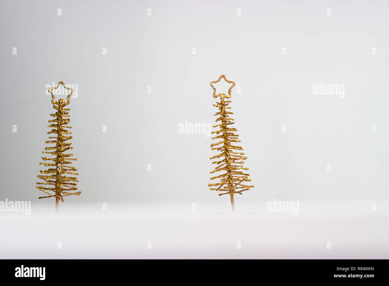 Albero Natale Oro E Bianco Albero natale oro immagini e fotografie stock ad alta risoluzione - Alamy