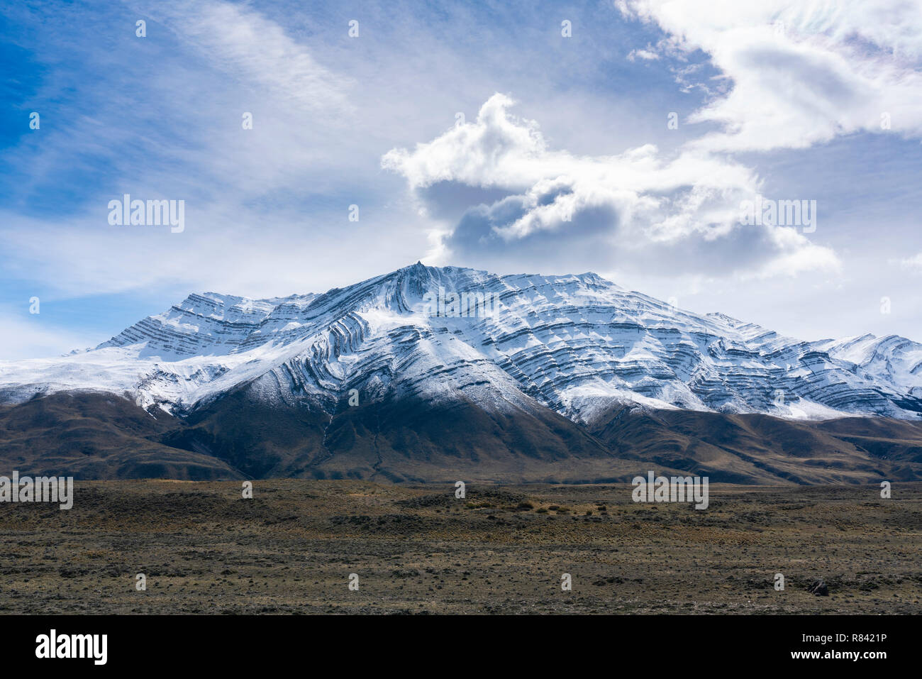 Piegare la montagna in Patagonia Argentina Foto Stock