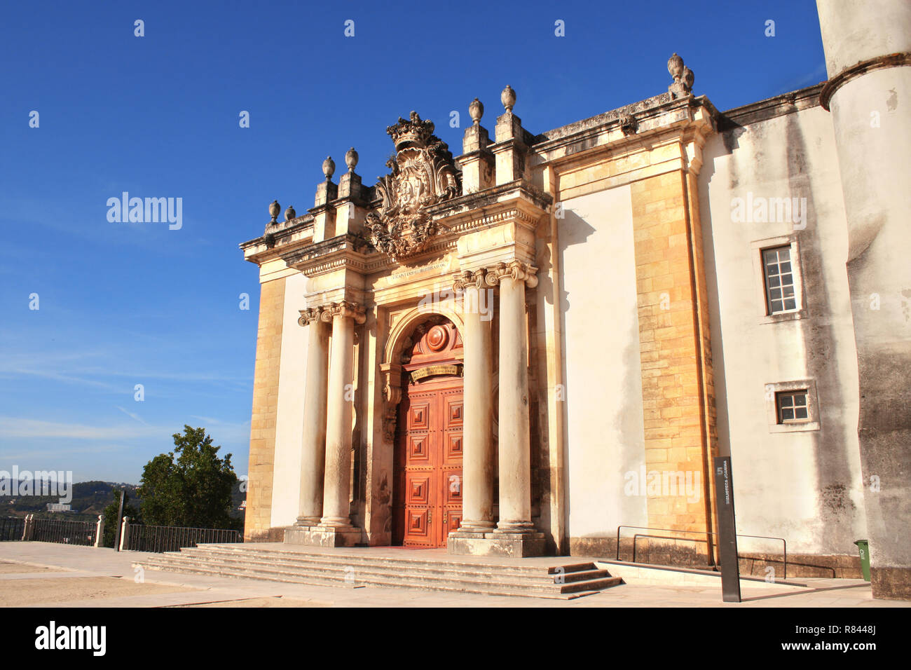 Ingresso della biblioteca Joanina a Coimbra University (la più antica università in Portogallo, fondata nel 1290), il Portogallo. Patrimonio mondiale dell UNESCO Foto Stock