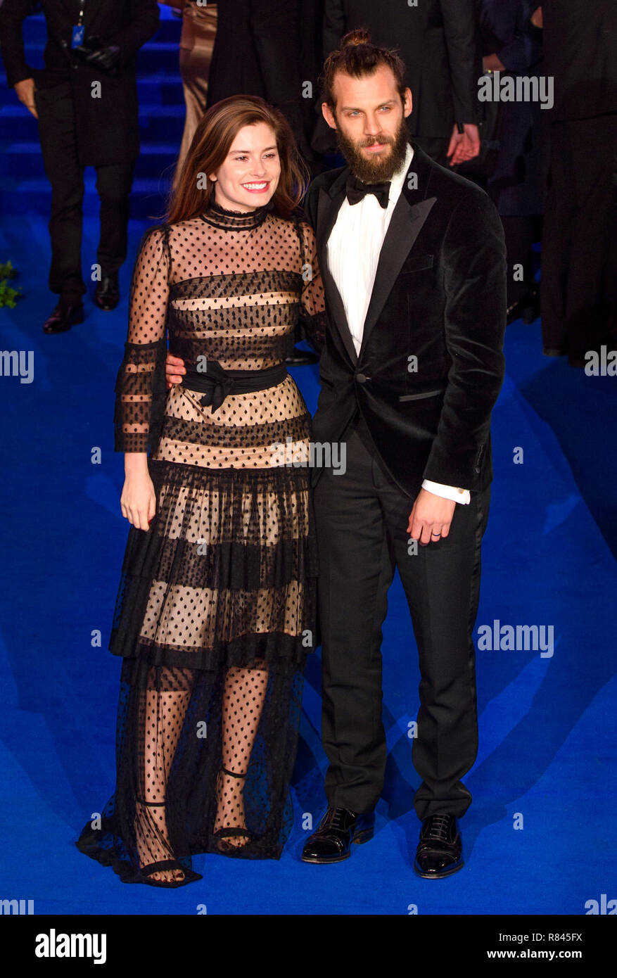 Rachel Shenton e Chris Overton frequentando la premiere europeo di Mary Poppins ritorna alla Royal Albert Hall di Londra. Stampa foto di associazione. Picture Data: mercoledì 12 dicembre, 2018. Vedere PA storia SHOWBIZ Poppins. Foto di credito dovrebbe leggere: Matt STANLEY A. CROSSICK/PA FILO Foto Stock