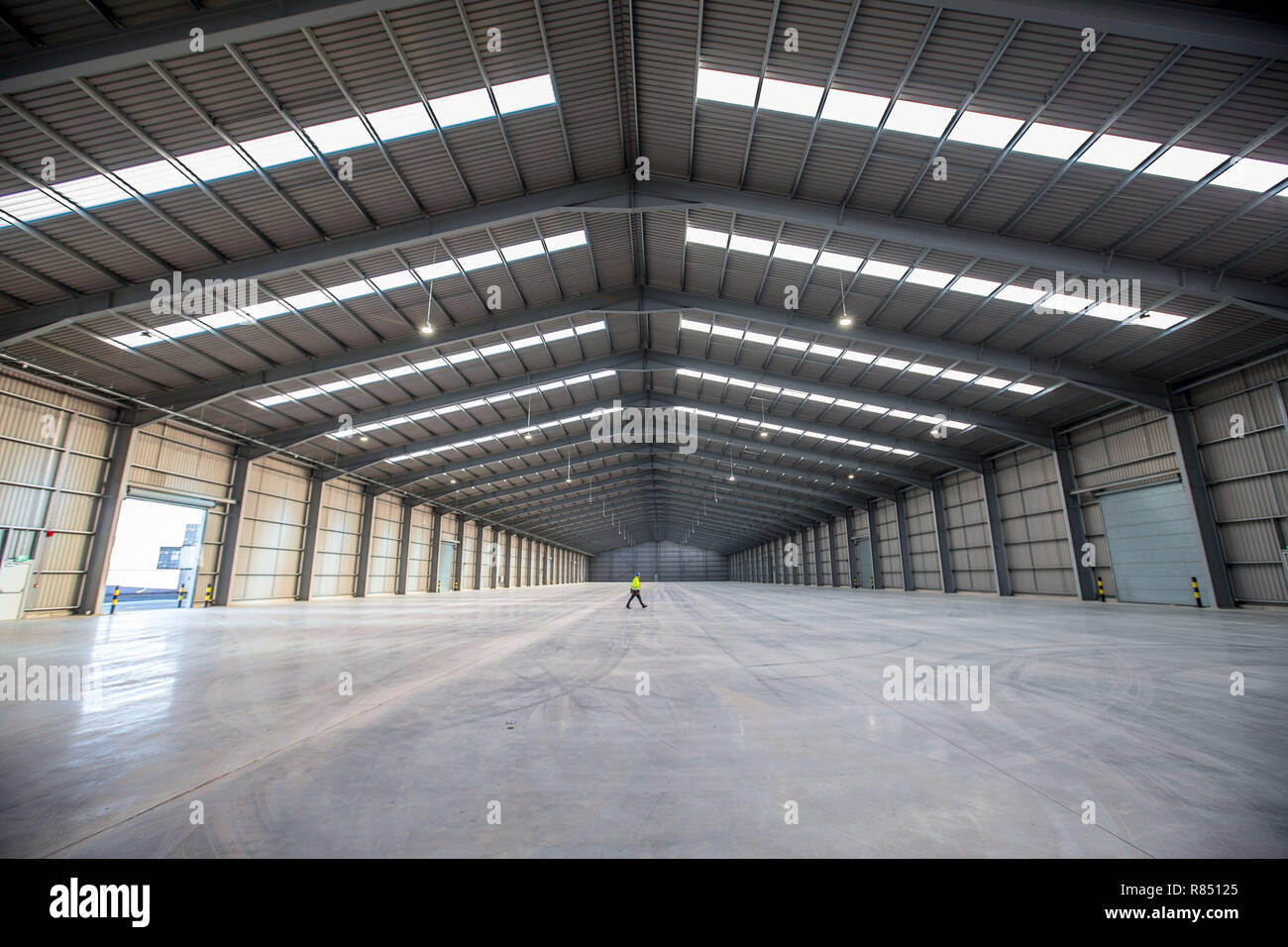 Un enorme vuoto dello spazio necessario in magazzino Foto Stock