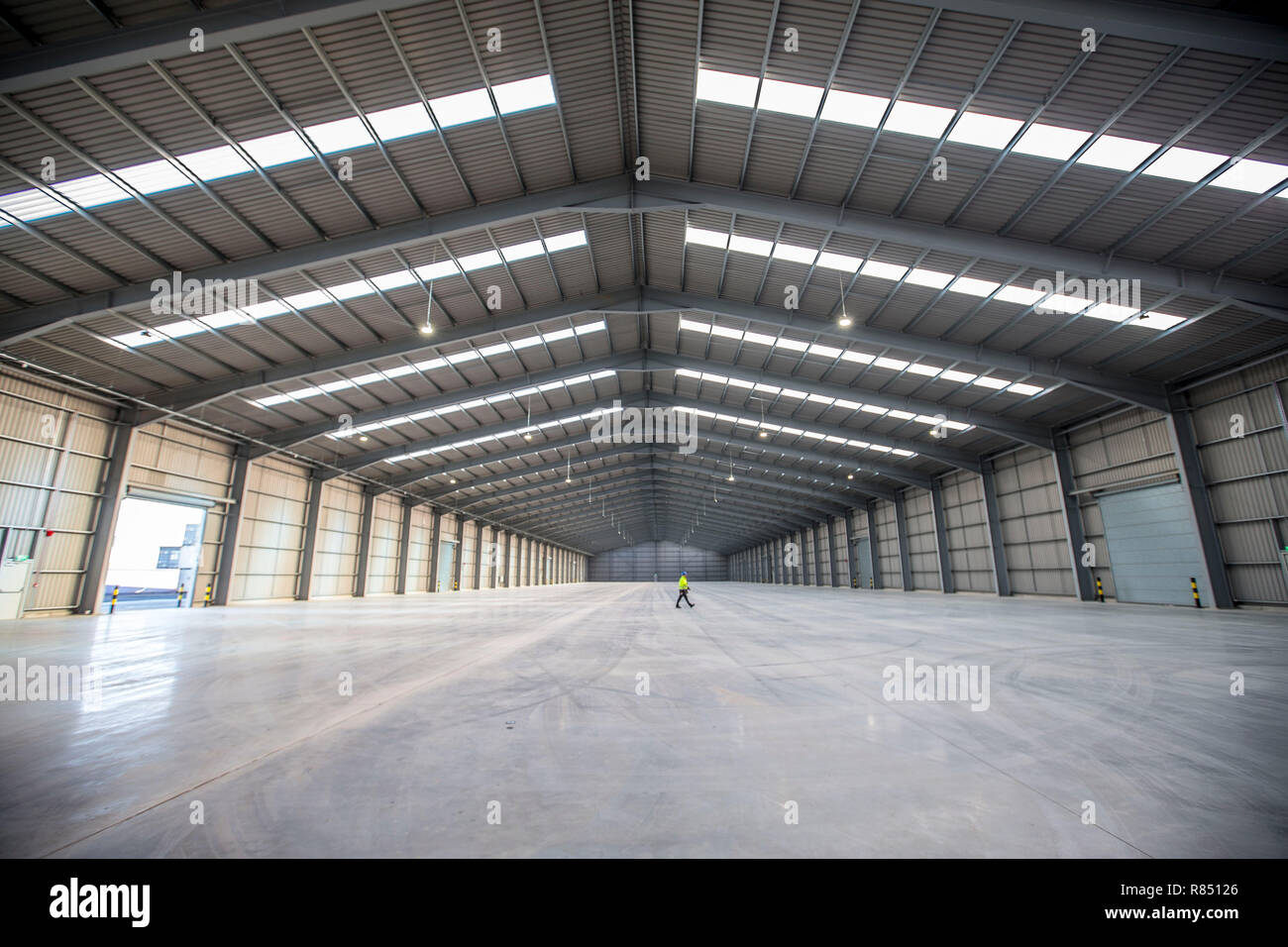 Un enorme vuoto dello spazio necessario in magazzino Foto Stock