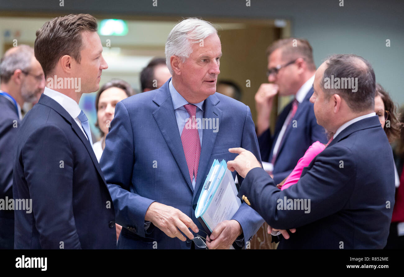 Il Belgio, Bruxelles, su 2018/09/18: Michel Barnier, UE del Capo negoziatore per Brexit, con Gernot Blumel e Konrad Szymanski, frequentando il generale Aff Foto Stock