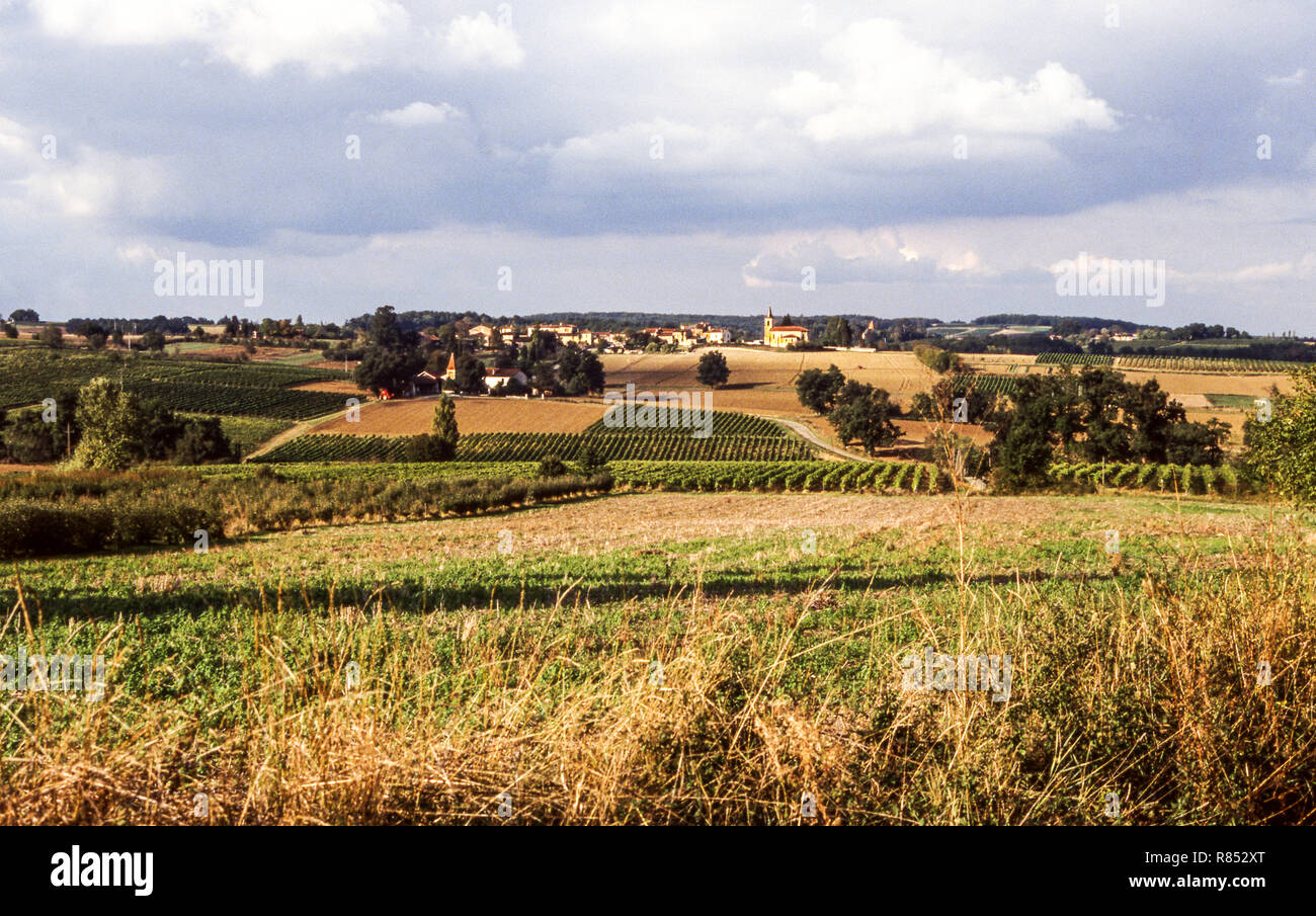 La campagna del nord del Gers intorno alla città di Condom.a sud-ovest della Francia. Foto Stock