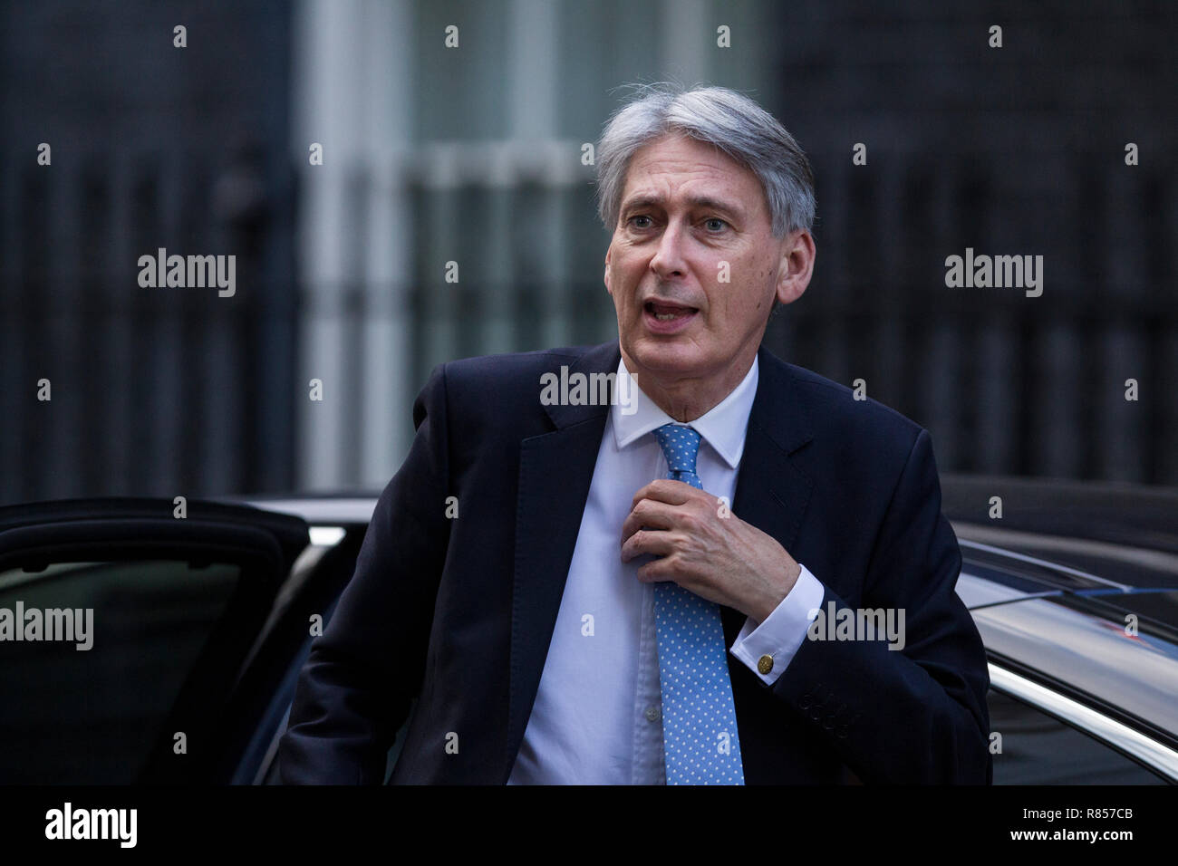 Philip Hammond, al di fuori di n. 10 di Downing Street durante il tumulto Brexit entro il governo conservatore durante i negoziati, London, England, Regno Unito Foto Stock